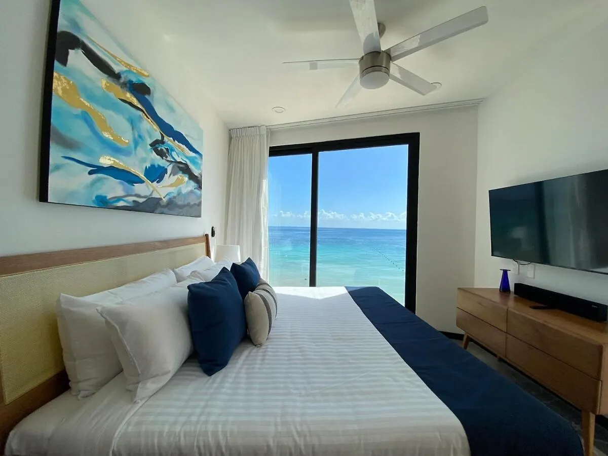 Apartment Ocean Front! Amazing Rooftop Pool, Walk To Fifth! Playa del Carmen