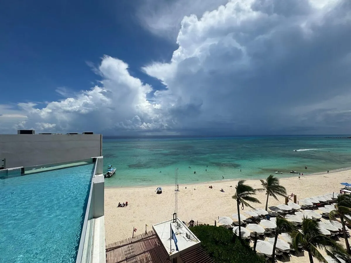 Ocean Front! Amazing Rooftop Pool, Walk To Fifth! Playa del Carmen 0*,  Mexico