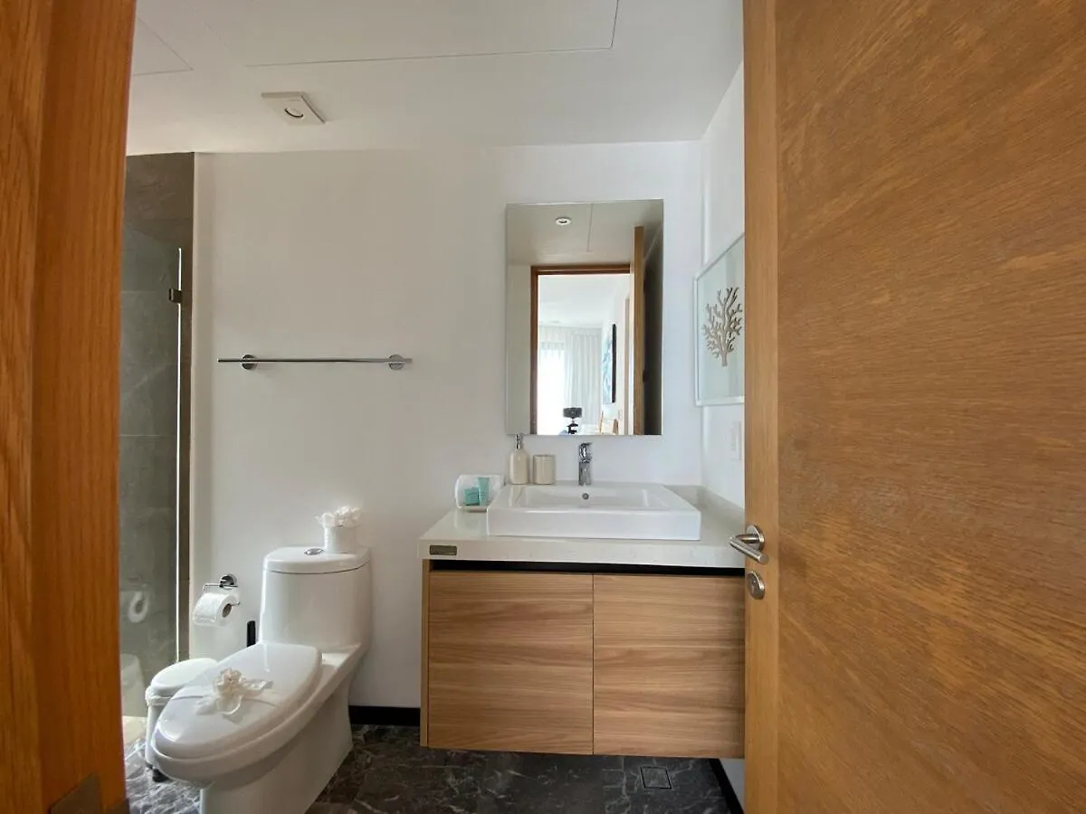Apartment Ocean Front! Amazing Rooftop Pool, Walk To Fifth! Playa del Carmen Mexico