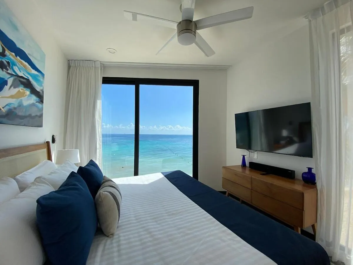 Apartment Ocean Front! Amazing Rooftop Pool, Walk To Fifth! Playa del Carmen Mexico